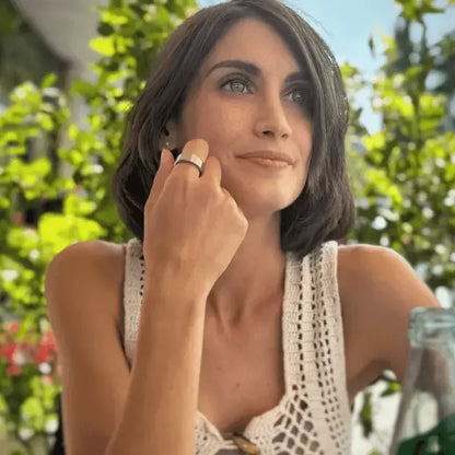 Smart Health Monitoring Ring - Wearable Biometric Tracker for Vital Signs & Wellness Management